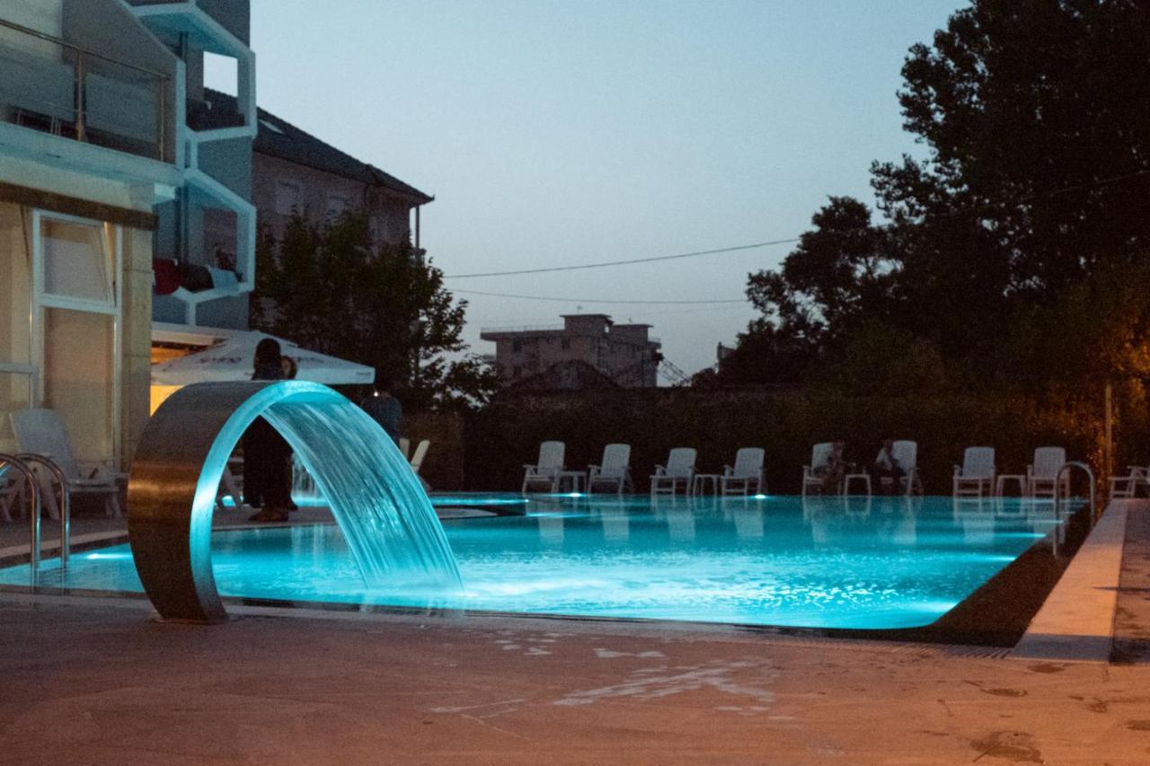 فندق Center Park Velipojë المظهر الخارجي الصورة