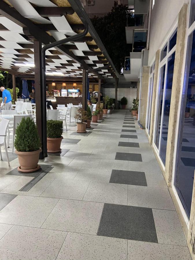 فندق Center Park Velipojë المظهر الخارجي الصورة