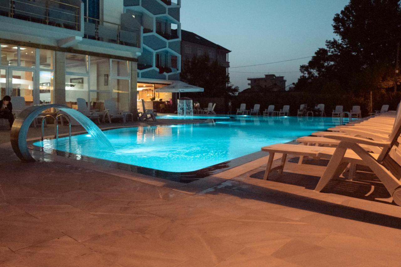 فندق Center Park Velipojë المظهر الخارجي الصورة